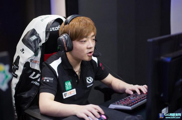 里程碑：FoFo达成LPL 400出场成就