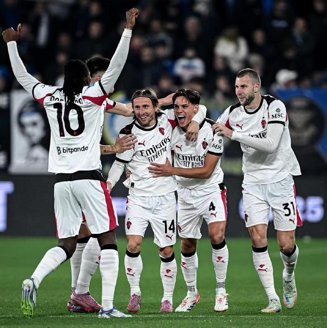合角色用