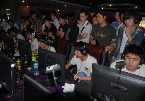 LGD Gaming 官方宣布：前 EDGY 辅助 YCX 正式加入，共同迎接新赛季！