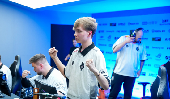 Ruler采访：用自己的冠军皮肤打会更厉害，其他选手用也会变强